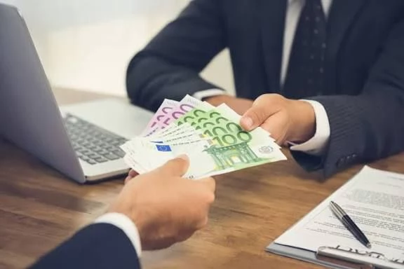 PRESTITI AFFIDABILI E SERIE